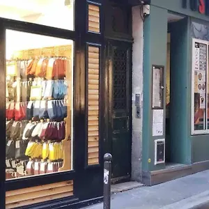 Charming Saint Germain Pres Rue De Ciseaux , Paris France